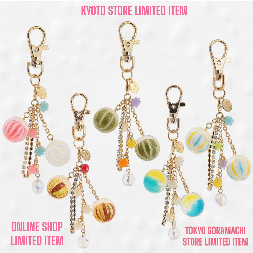 【新商品】4月11日(金)発売 キラキラ飴のバッグチャームキーホルダー各店限定